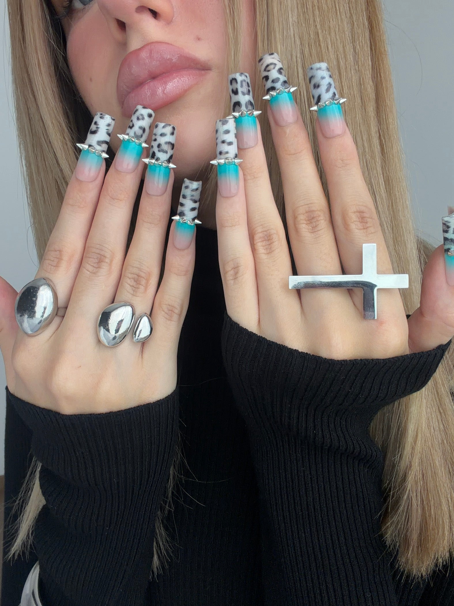 TURQUOISE LEOPARD